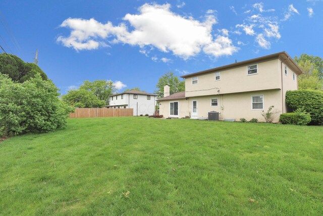 2639 Halleck Dr, Columbus, OH 43209 - back of property featuring cooling unit and stucco siding