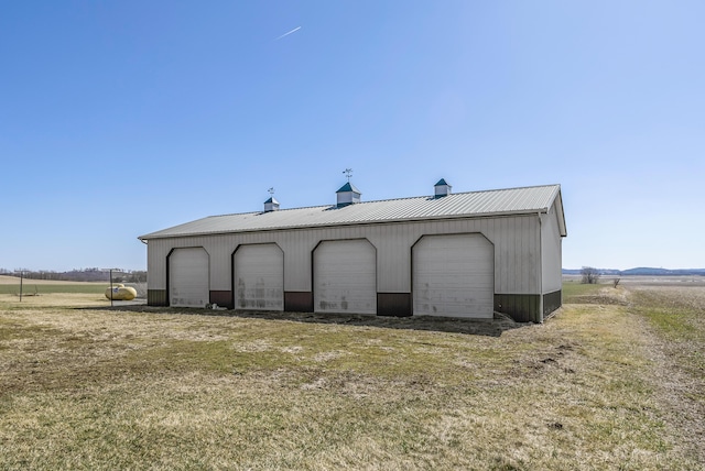 view of detached garage