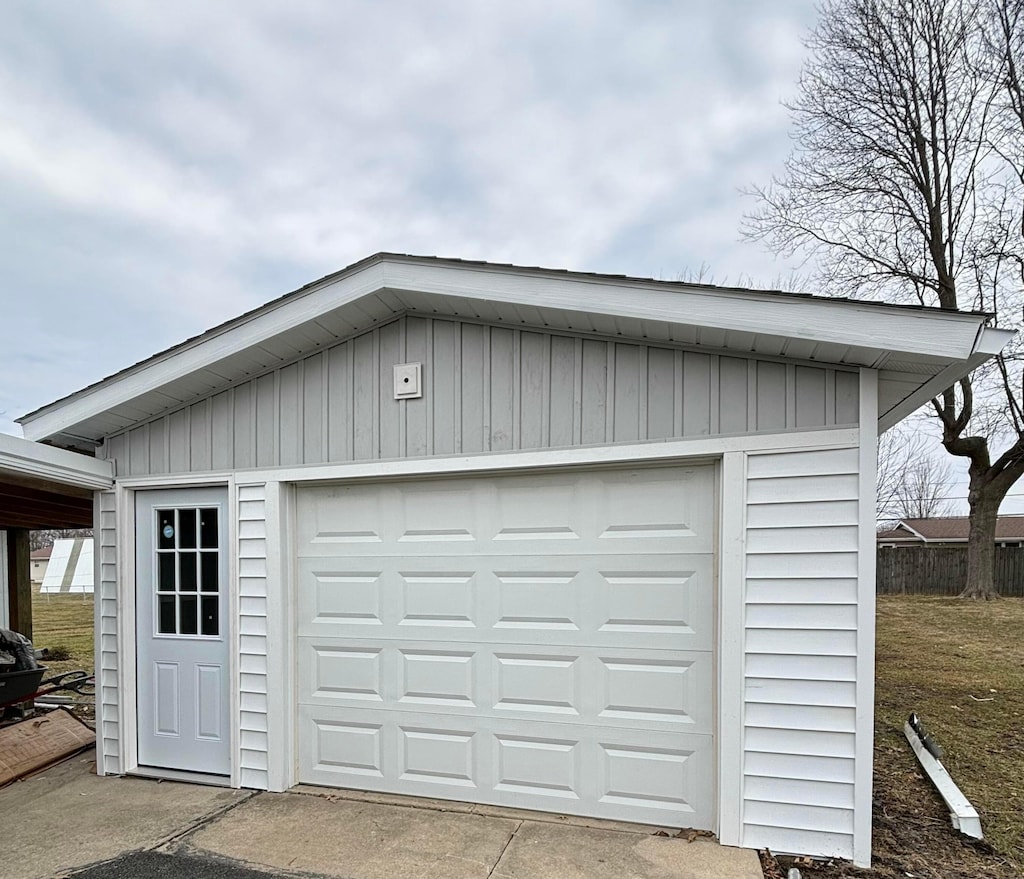 view of detached garage