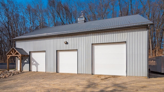 view of detached garage