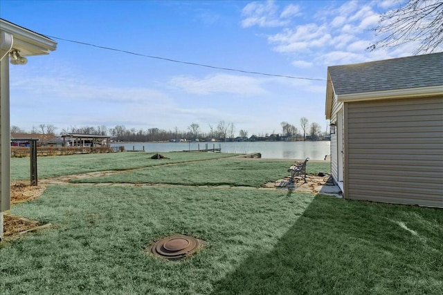 view of yard featuring a water view