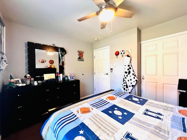 bedroom with ceiling fan