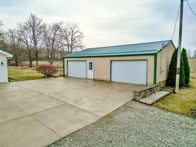 view of detached garage