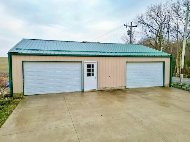 view of detached garage