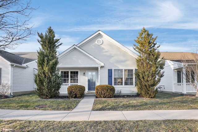 view of front facade with a front lawn