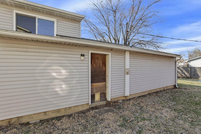 entrance to property with fence