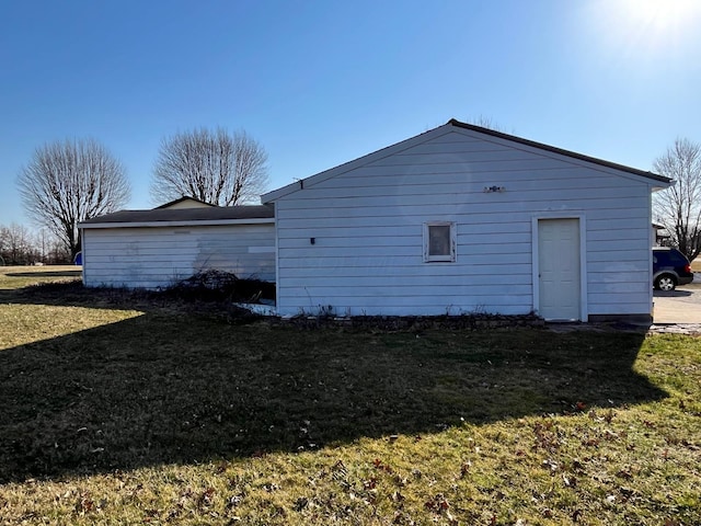 380 W Neff St, Morral, OH 43337 - rear view of property with a lawn