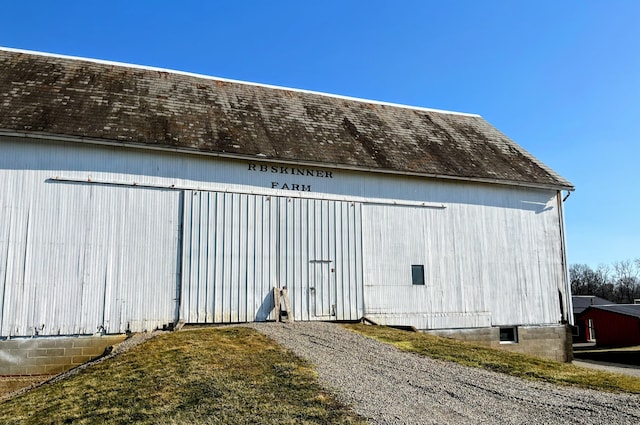 view of pole building featuring a garage