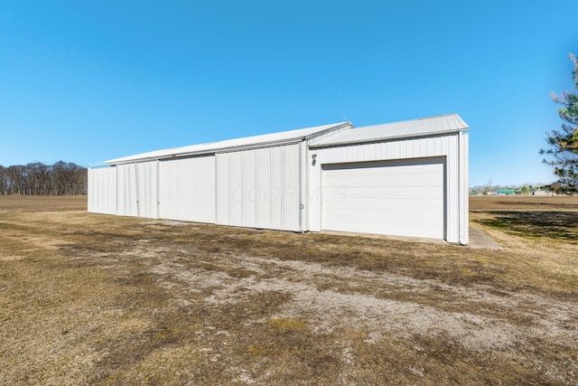 view of detached garage