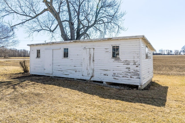 view of outdoor structure with an outdoor structure