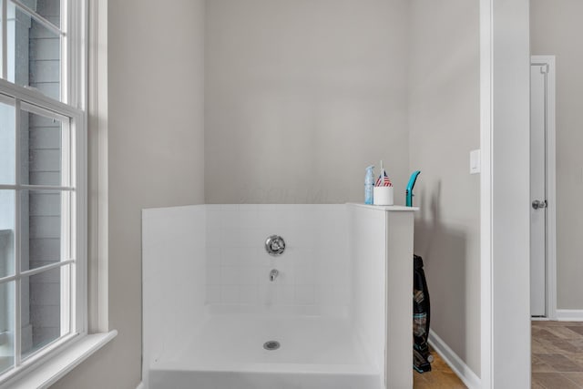 bathroom with baseboards
