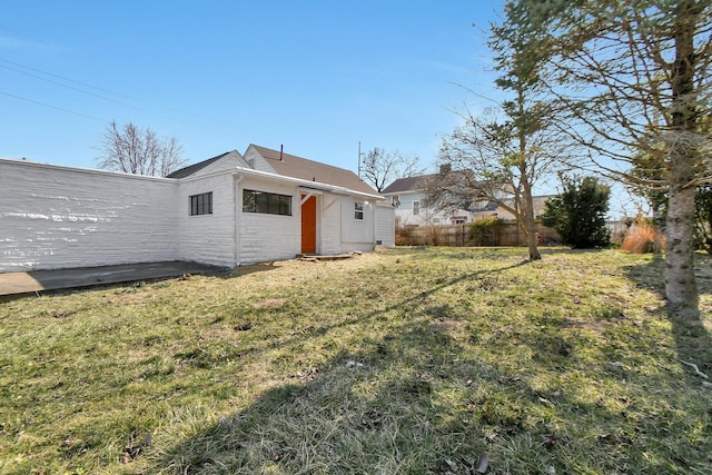 view of yard featuring fence