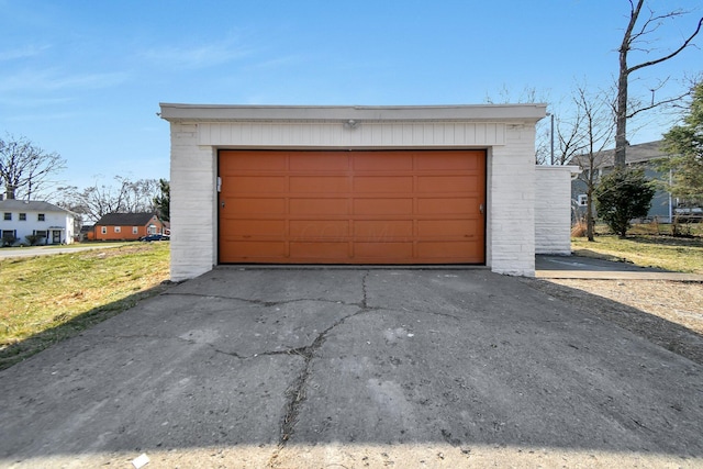 view of detached garage