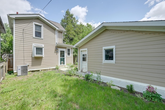 109 W Pacemont Rd, Columbus, OH 43202 - rear view of house featuring central air condition unit