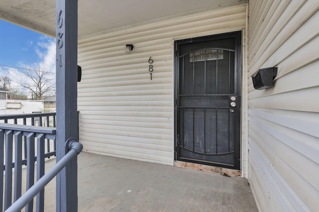 681 Stewart Ave, Columbus, OH 43206 - entrance to property with a balcony