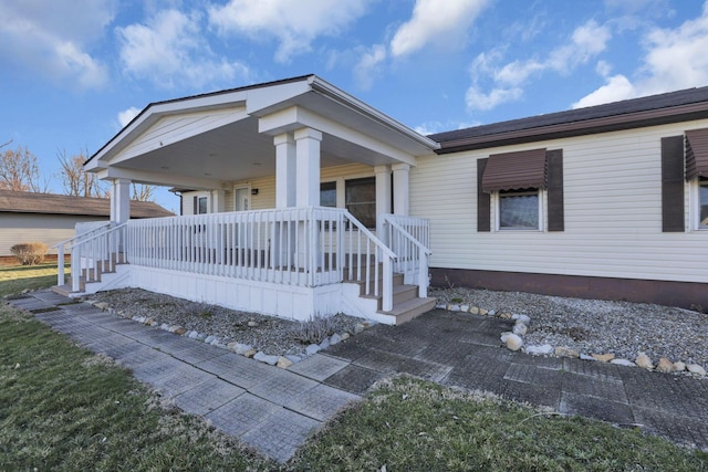 view of front facade with covered porch