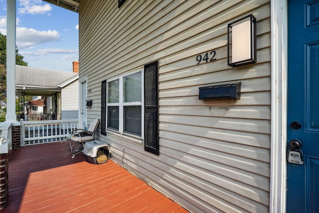 940 Leona Ave, Columbus, OH 43201 - view of wooden deck