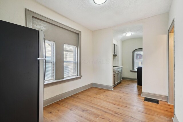 940 Leona Ave, Columbus, OH 43201 - spare room with light wood-style floors and baseboards