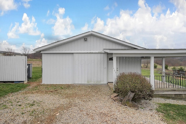 19643 Big Pine Rd, Laurelville, OH 43135 - view of side of home featuring an outbuilding