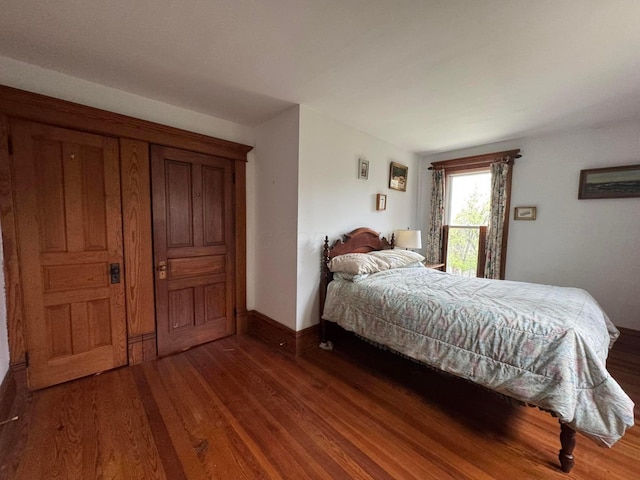 4175 Reynoldsburg Baltimore Rd NW, Baltimore, OH 43105 - bedroom featuring baseboards and wood finished floors