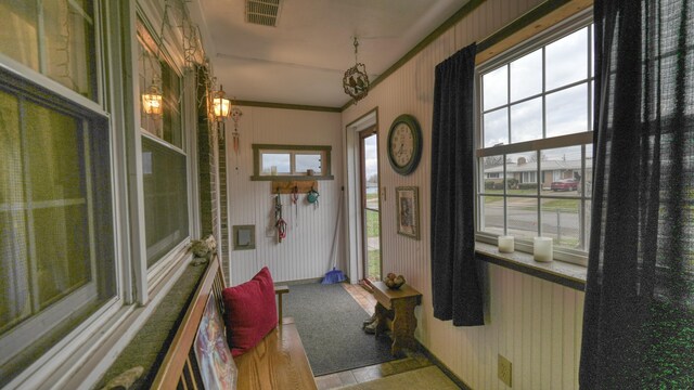 entryway with visible vents and baseboards