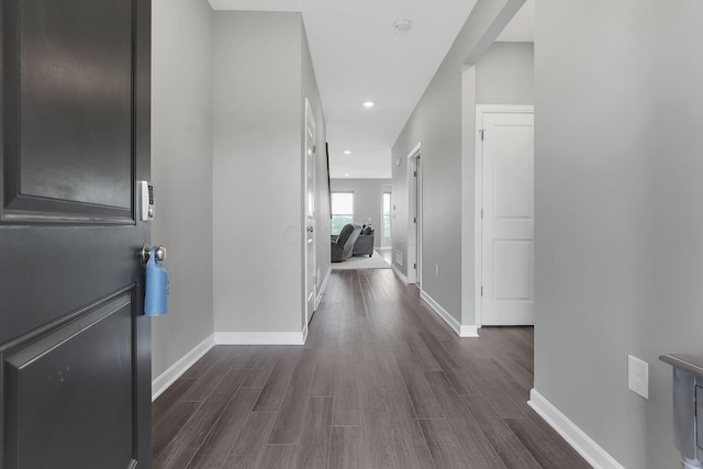 7 Erin Hills Rd, Commercial Point, OH 43116 - entryway featuring dark wood-type flooring, baseboards, and recessed lighting