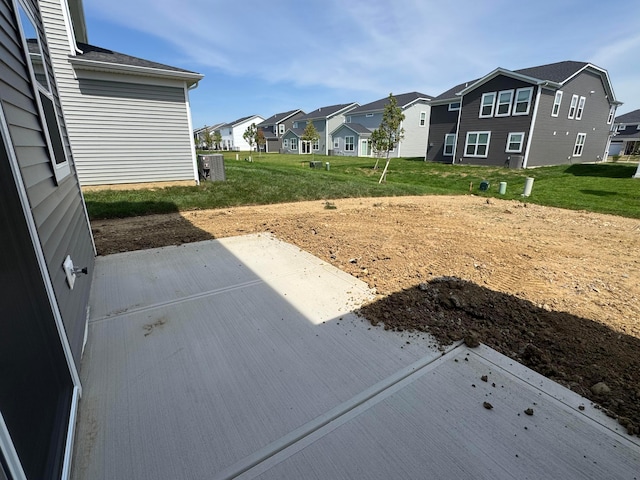 3780 Brody Dr Lot 187, Grove City, OH 43123 - view of yard featuring a residential view and a patio