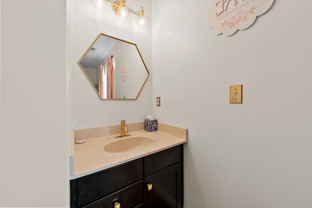 4600 Hirth Hill Rd E, Grove City, OH 43123 - bathroom featuring vanity