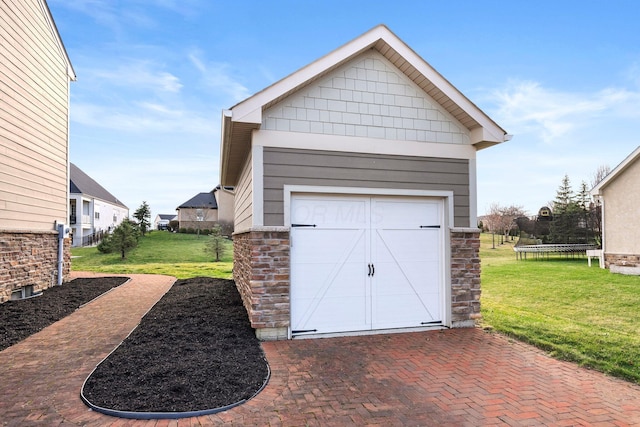4600 Hirth Hill Rd E, Grove City, OH 43123 - garage featuring a trampoline