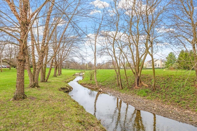 8056 Summit Rd SW, Pataskala, OH 43062 - view of property's community featuring a lawn