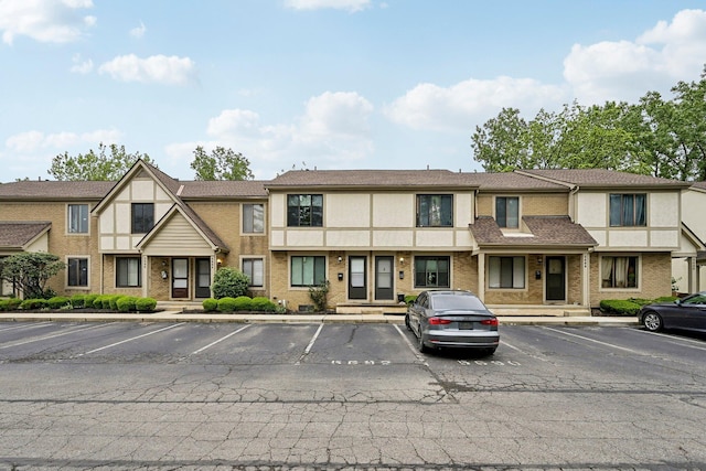 5692 Great Hall Ct, Columbus, OH 43231 - view of property featuring uncovered parking
