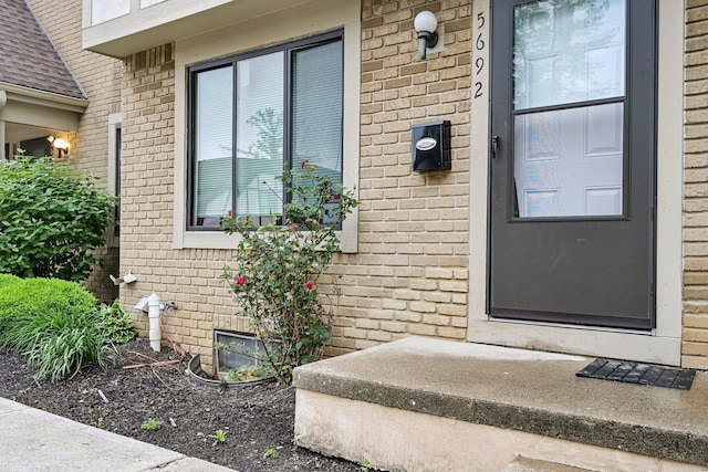 5692 Great Hall Ct, Columbus, OH 43231 - property entrance with brick siding