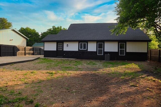 16786 Main St, Williamsport, OH 43164 - view of front of property featuring a fenced backyard