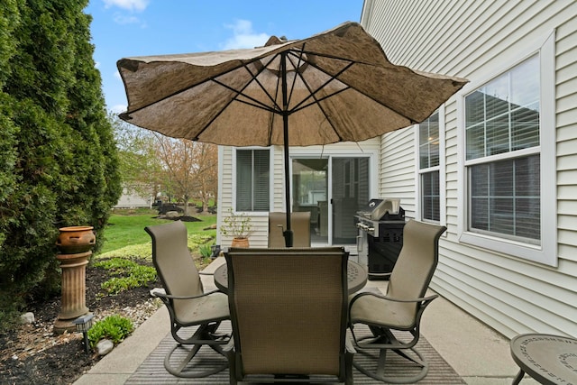 508 Straiton Sq, Westerville, OH 43082 - view of patio / terrace featuring area for grilling and outdoor dining space