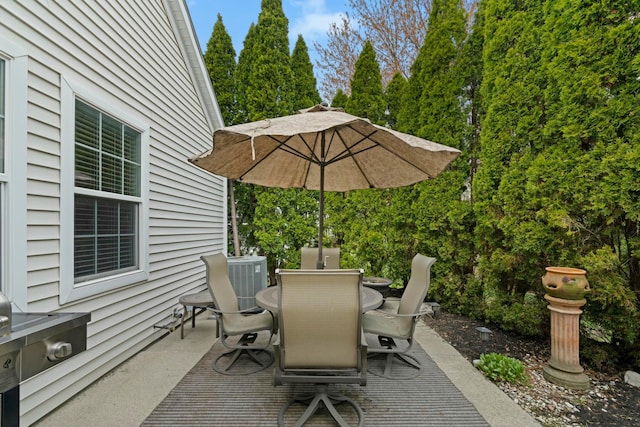 508 Straiton Sq, Westerville, OH 43082 - view of patio featuring outdoor dining area