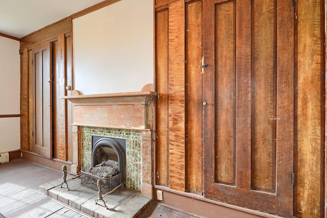 2085 US Highway 62 NE, Washington Court House, OH 43160 - details featuring ornamental molding and a tile fireplace