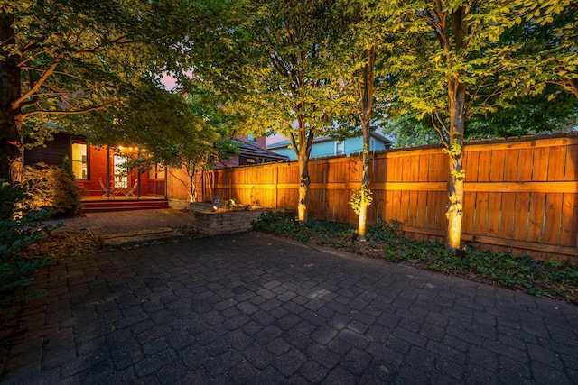 183 E 1st Ave, Columbus, OH 43201 - fenced backyard featuring a patio