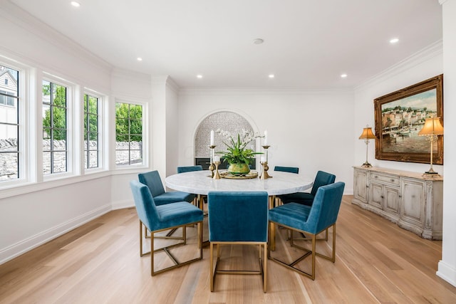 2252 Club Rd, Upper Arlington, OH 43221 - dining area featuring recessed lighting, baseboards, ornamental molding, and light wood-style flooring