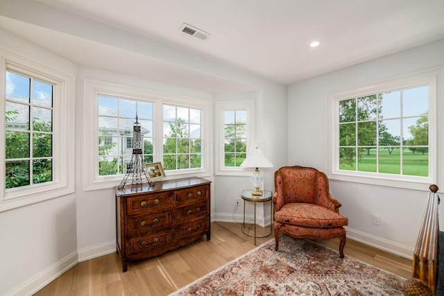 2252 Club Rd, Upper Arlington, OH 43221 - sitting room with recessed lighting, light wood-style flooring, visible vents, and baseboards
