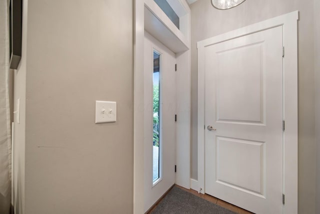 62 Sherman Ave, Columbus, OH 43205 - foyer entrance with healthy amount of natural light