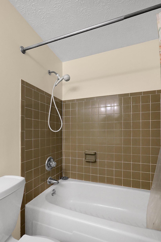 572 Sycamore Dr, Pickerington, OH 43147 - bathroom featuring washtub / shower combination and toilet