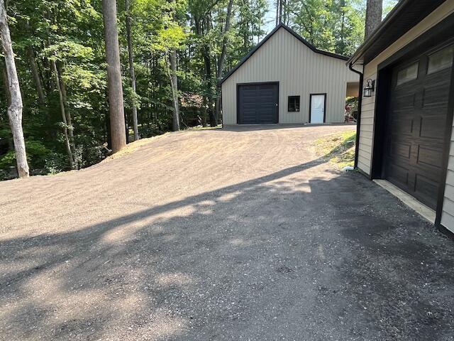 670 Natchez Ln, Sugar Grove, OH 43155 - view of garage