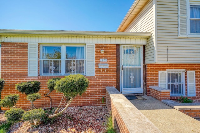1473 Venice Dr, Columbus, OH 43207 - property entrance with brick siding