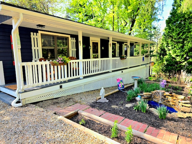 view of front of house featuring covered porch