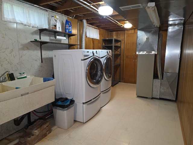 5344 Ridge Ave SE, Canton, OH 44707 - laundry area featuring washer and dryer
