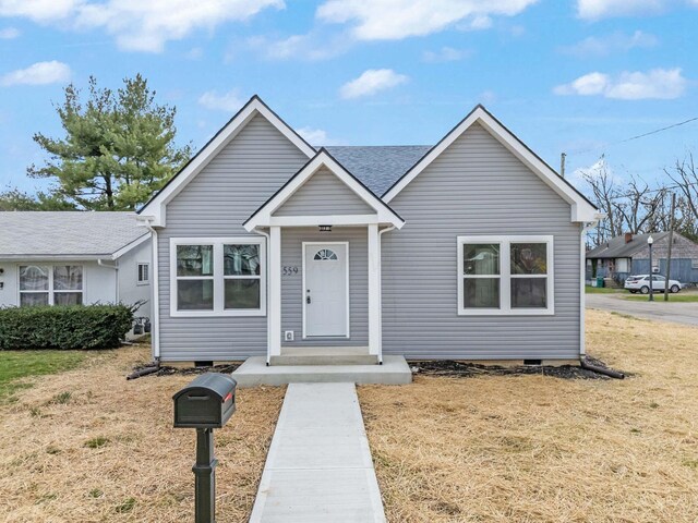 1559 Obetz Ave, Obetz, OH 43207 - bungalow-style house with a front yard and crawl space
