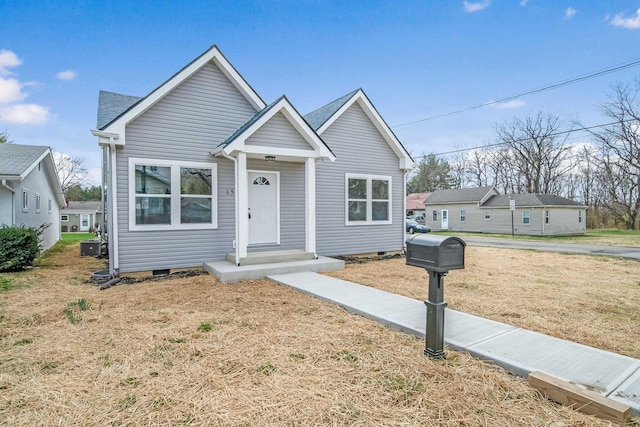1559 Obetz Ave, Obetz, OH 43207 - bungalow-style house featuring a front yard and crawl space