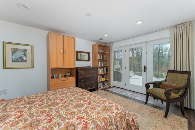 bedroom with visible vents, access to outside, and recessed lighting