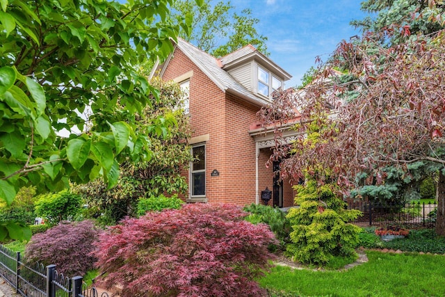 160 E Moler St, Columbus, OH 43207 - view of front of home featuring brick siding