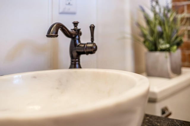 160 E Moler St, Columbus, OH 43207 - bathroom view of a sink
